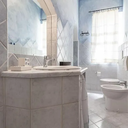 Elizabeth * Arzachena