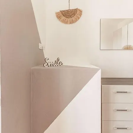 Elizabeth * Arzachena