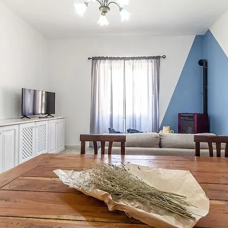 Elizabeth * Arzachena